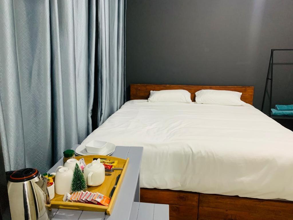 Afrikawisa At O.R. Tambo International Airport Bed & Breakfast Кемптън Парк Екстериор снимка